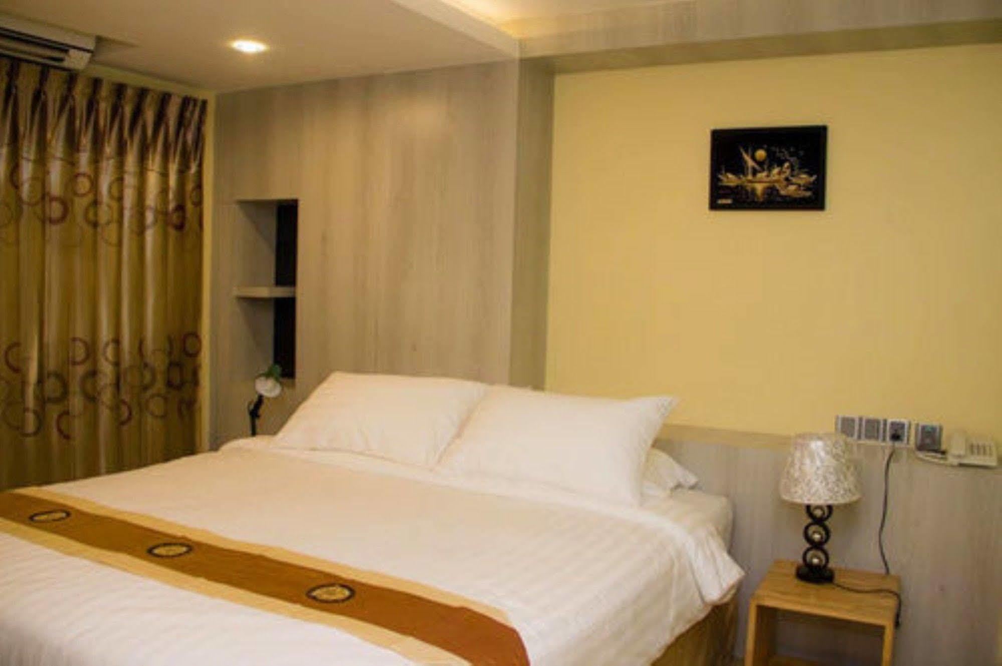 Hotel Mila Noa Yangon Exterior foto
